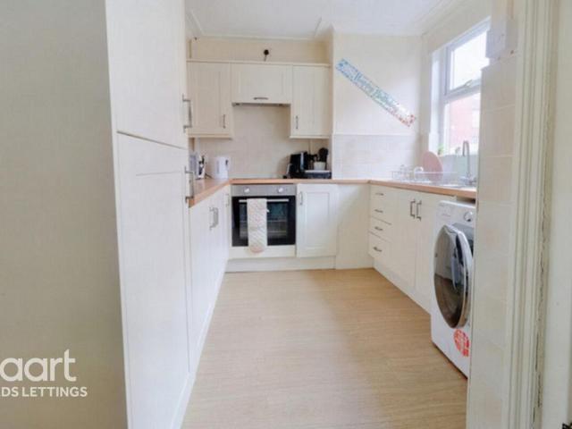 pearson Grove, Leeds 3 bed semi detached house to rent £1,600 pcm £369 pw