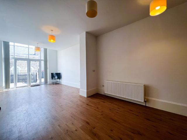 Pearson Park, HULL, HU5 1 bed apartment to rent £725 pcm £167 pw
