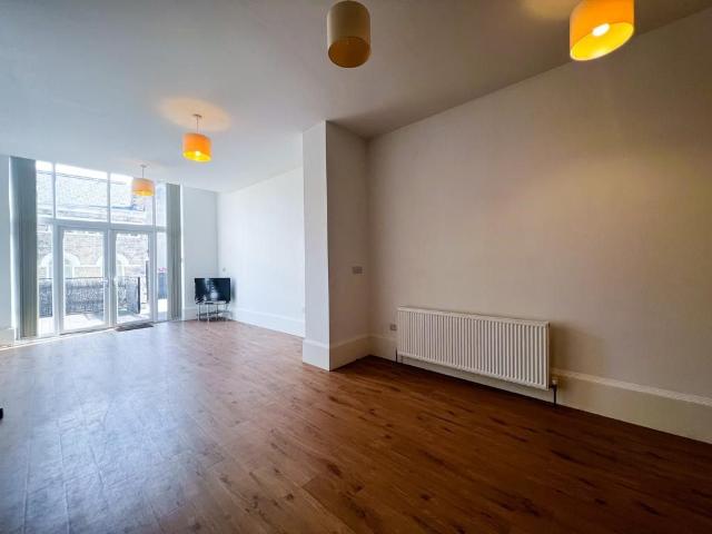 Pearson Park, Hull HU5, 1 bed flat to rent, £725 pcm | PrimeLocation