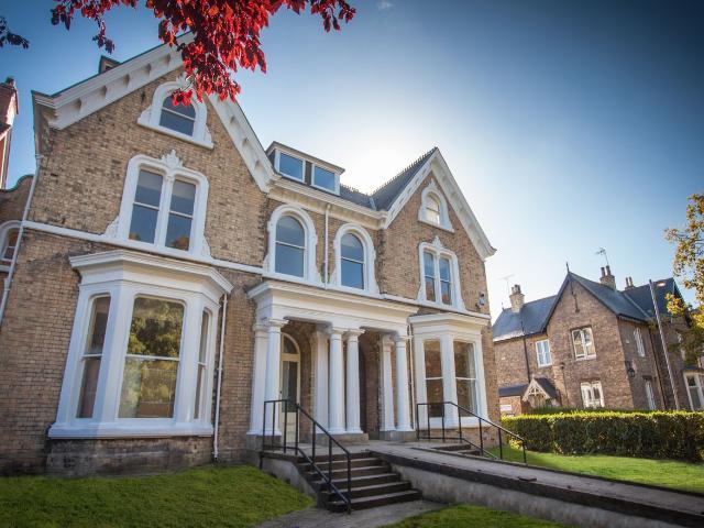 Pearson Park, Hull HU5, 2 bed flat to rent, £850 pcm | PrimeLocation