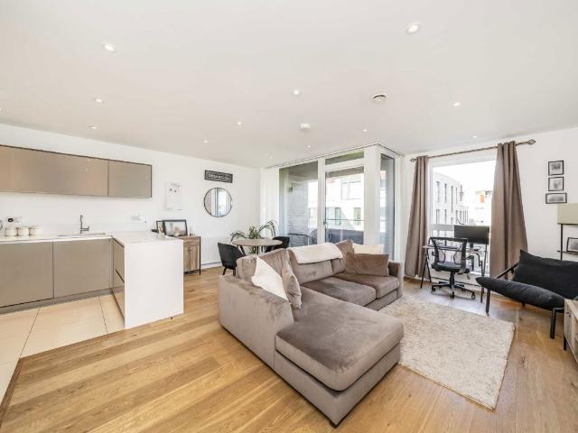 Peartree Way, North Greenwich SE10, 1 bed flat to rent, £2,100 pcm | PrimeLocation
