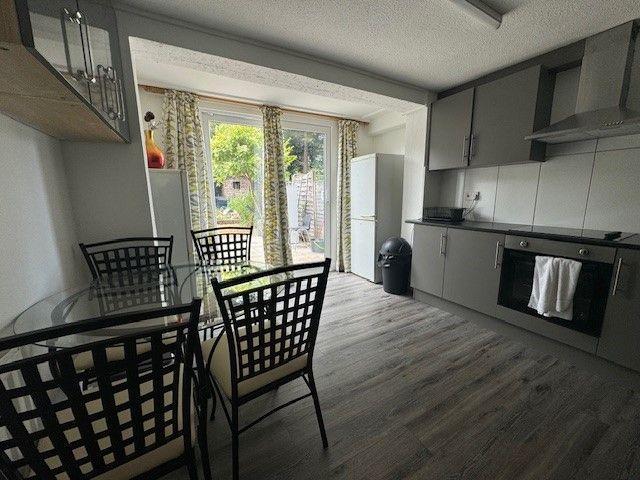 Peartree Bridge, Milton Keynes MK6 1 bed in a house share to rent £650 pcm £150 pw