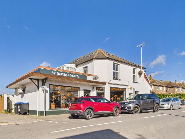 Peartree Lane, Bexhill On Sea TN39, 2 bed flat to rent, £1,150 pcm | PrimeLocation