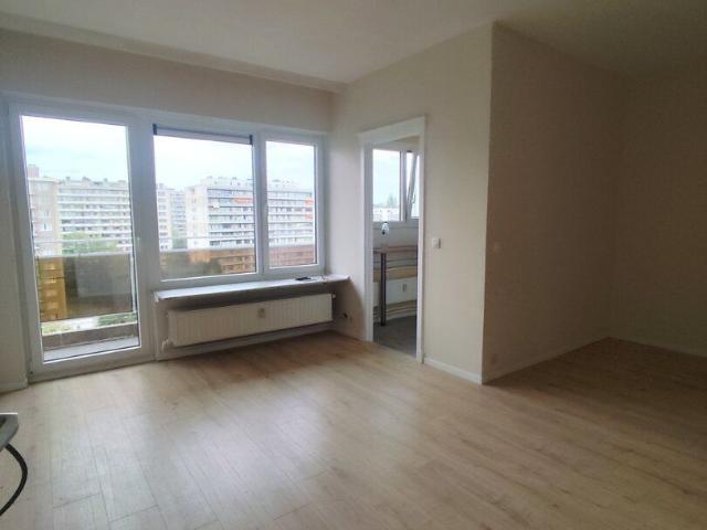 PEB B Superbe Studio 37m² 850€+charges 100€ refait à NEUF