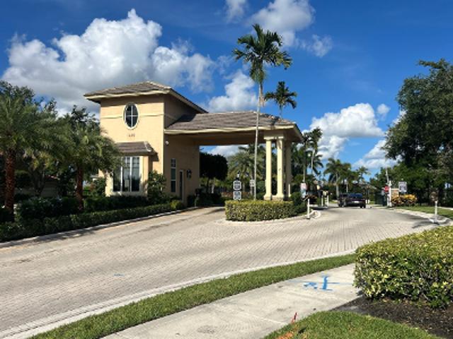Pebble Ridge Ln