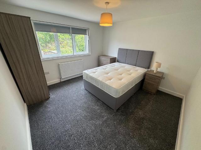 Peckforton Walk, Wilmslow House share to rent £595 pcm £137 pw
