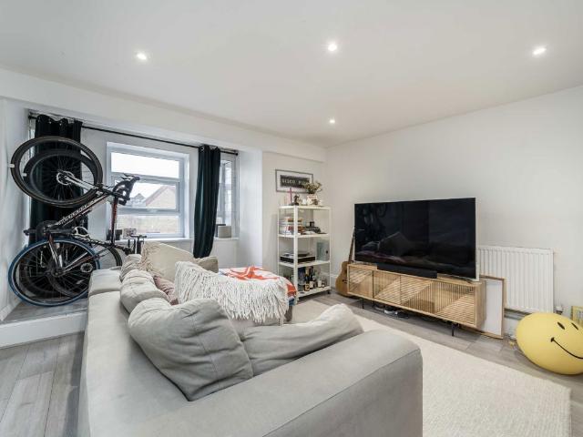Peckham High Street, Peckham SE15, 1 bed flat to rent, £1,550 pcm | PrimeLocation