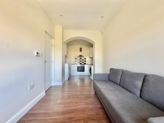 Peckham High Street SE15, 2 bed flat to rent, £2,100 pcm | PrimeLocation