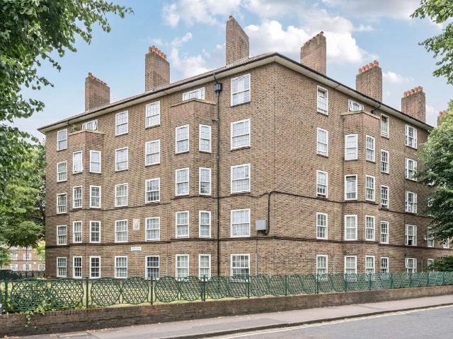 Peckham Park Road, Peckham, London SE15, 3 bed flat to rent, £2,600 pcm | PrimeLocation