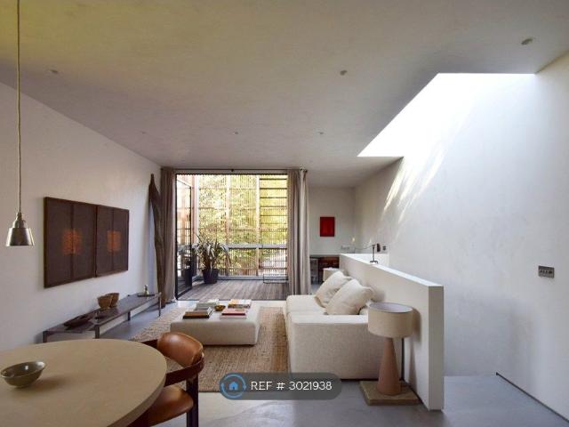 Peckham Road, London SE5, 2 bed semi detached house to rent, £3,700 pcm | PrimeLocation