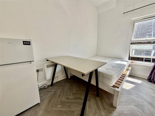 Peckham Road, Peckham, London SE5, Property to rent, £1,050 pcm | PrimeLocation