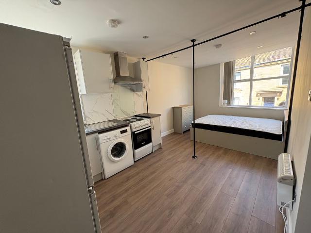 Peckover Street, Bradford BD1, 2 bed flat to rent, £995 pcm | PrimeLocation