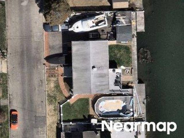 Peconic Ave