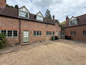 Pedley Hill, Dunstable LU6, 2 bed cottage to rent, £1,600 pcm | PrimeLocation