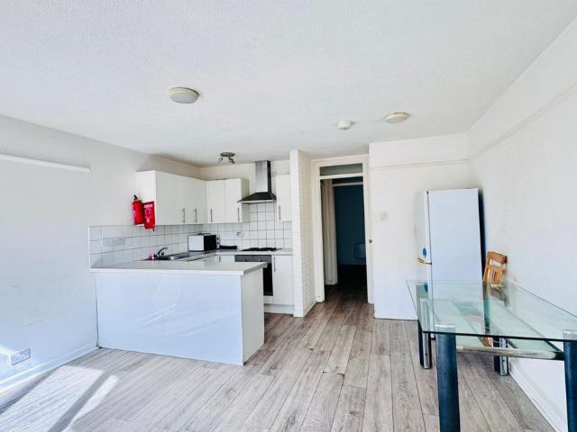 Pedly Road RM8, 1 bed flat to rent, £1,500 pcm | PrimeLocation