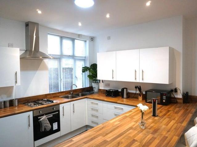 Pedmore Road, Stourbridge DY9 5 bed house of multiple occupation to rent £530 pcm £122 pw