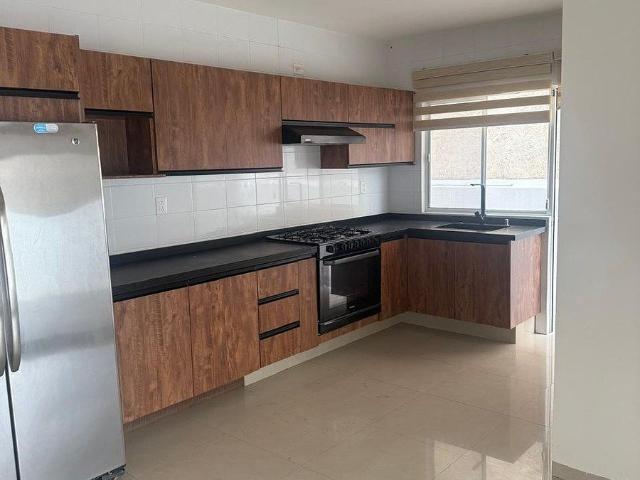 Pedregal 2, renta Casa