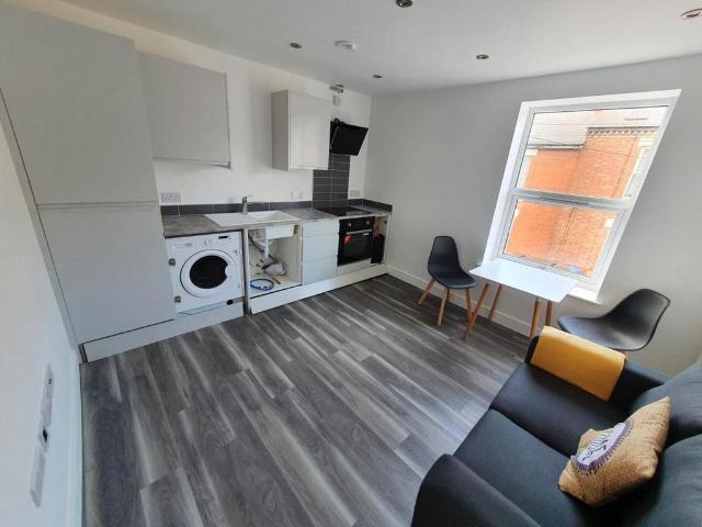Peet Street, Derby, 1 bed flat to rent £790 pcm £182 pw