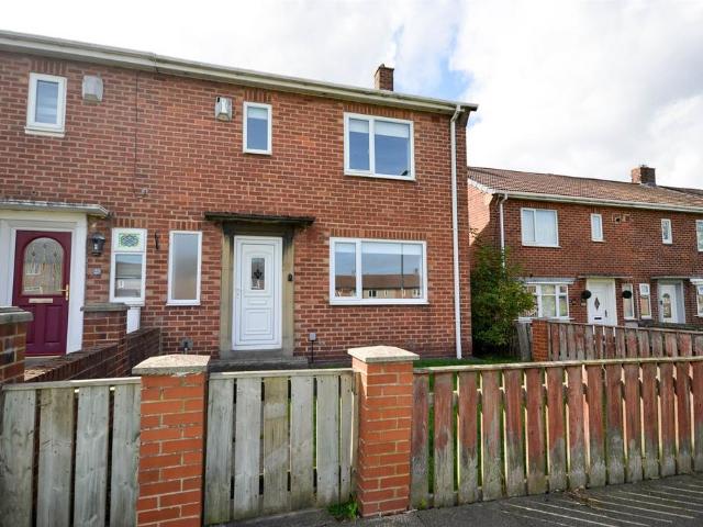 Peel Gardens, South Shields 2 bed end of terrace house to rent £795 pcm £183 pw