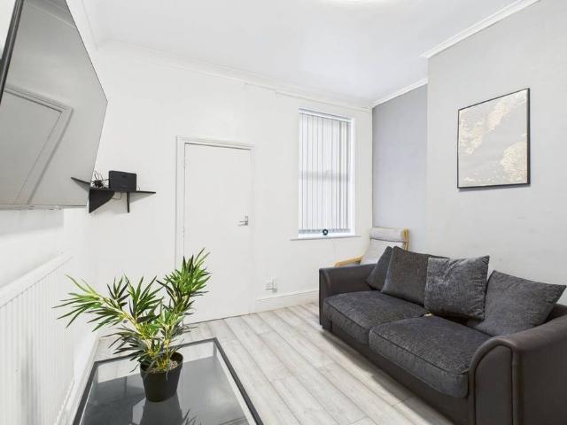 Peel Street, Derby, Derbyshire DE22, 3 bed shared accommodation to rent, £1,025 pcm | PrimeLocation