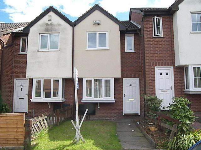 Peel Street, Farnworth, Bolton 2 bed townhouse to rent £850 pcm £196 pw