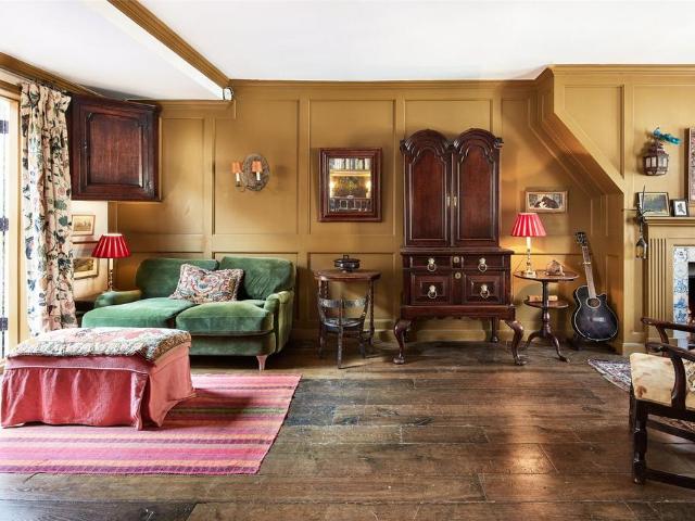 Peel Street, Kensington, London, W8 3 bed terraced house to rent £9,997 pcm £2,307 pw