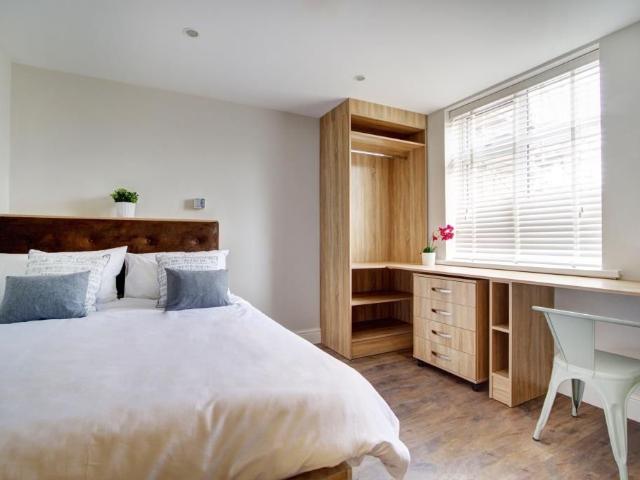 Peel Street, Nottingham NG1, 5 bed flat to rent, £736 pppm | PrimeLocation