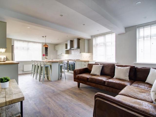 Peel Street, Nottingham NG1, 8 bed flat to rent, £693 pppm | PrimeLocation