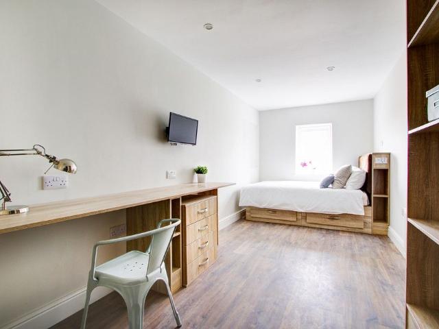 Peel Street, Nottingham NG1, 3 bed flat to rent, £932 pppm | PrimeLocation