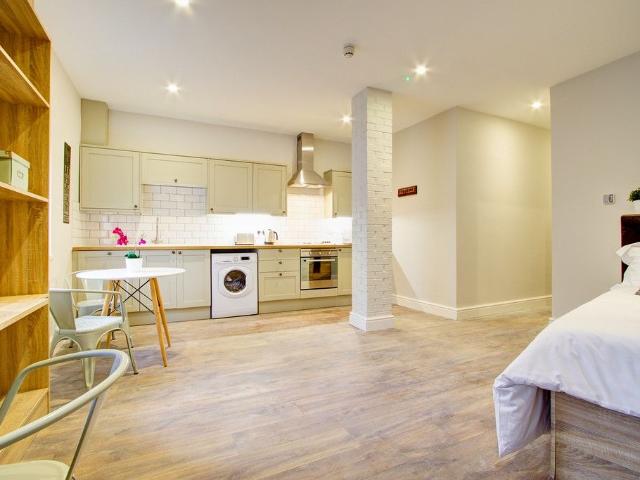 Peel Street, Nottingham NG1, Studio to rent, £1,040 pppm | PrimeLocation