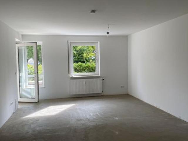 Peenestr. 7, E M Barrierefreie 2 Zimmer Wohnung mit Loggia im Erdgeschoss!