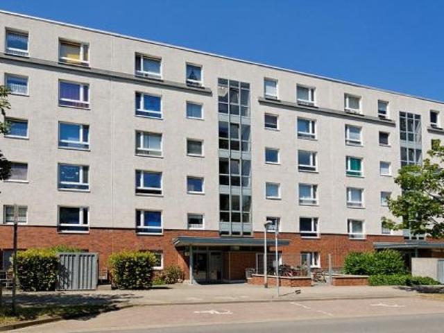 Peenestr. 3, 2 R Geräumige 3 Zimmer Wohnung mit Loggia!