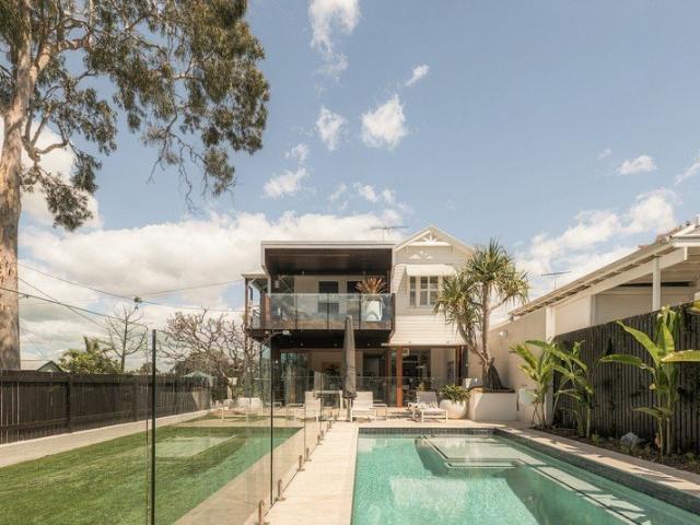 Peerless in Position, Peerless in Design | Highgate Hill House by Shaun Lockyer Architects
