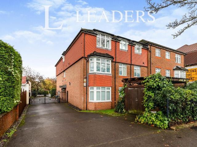 Pegasus Court, 42 Rose Hill, Sutton, SM1 2 bed flat to rent £1,650 pcm £381 pw