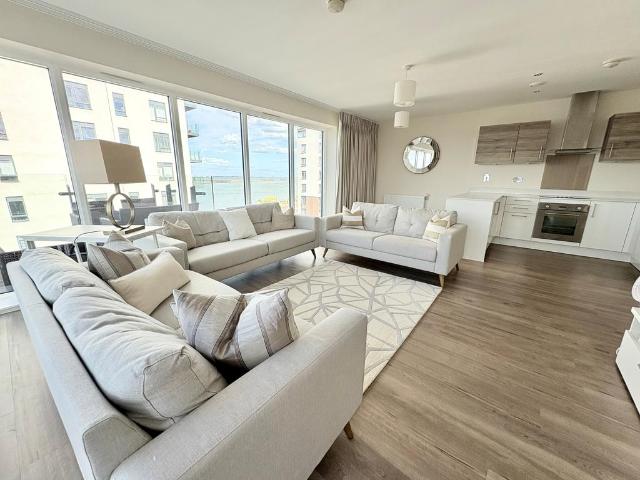 Pegasus Way, Gillingham, ME7 3 bed apartment to rent £1,950 pcm £450 pw