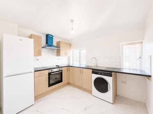 Pegg Road, Hounslow TW5, 1 bed flat to rent, £1,500 pcm | PrimeLocation