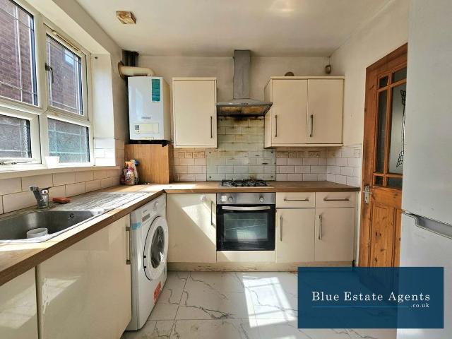 Pegg Road, Hounslow TW5, 2 bed flat to rent, £1,750 pcm | PrimeLocation