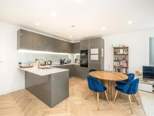 Pegler Square, Kidbrooke Village. 2 bed apartment to rent £2,300 pcm £531 pw