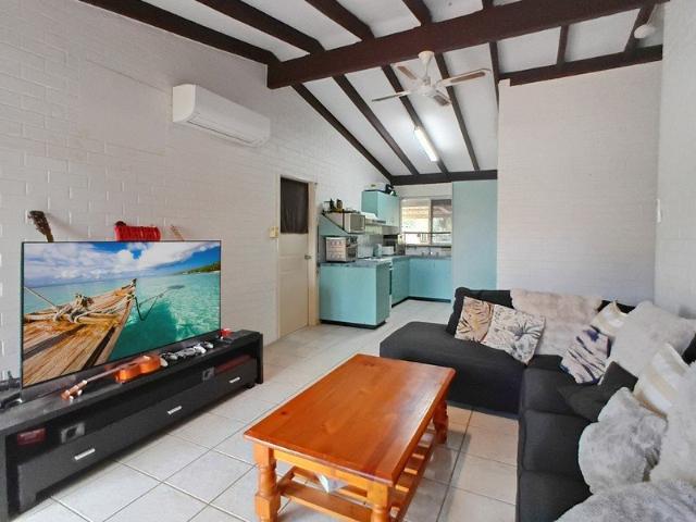 Well Cared For Property in a Family Friendly Cul De Sac