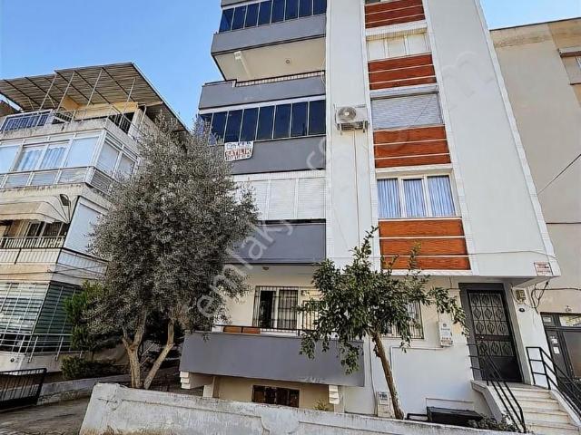 Pek Emlaktan İstasyon Karşısı Sokağında Arakat 4+1 Satılık Daire