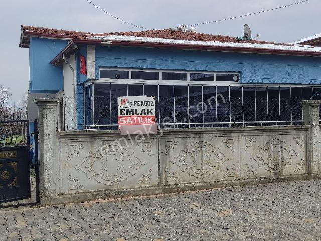 Pekgöz Emlak Dan Doğalgazılı Bahçeli Müstakil Satılık Ev Hamam
