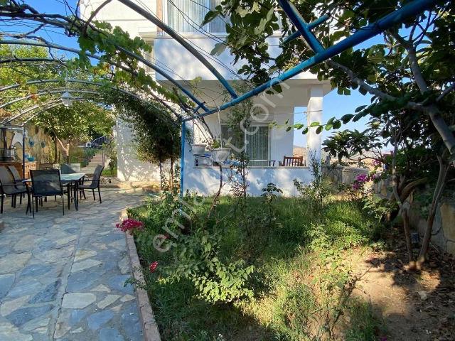 Peksimet'te Yıllık Kiralık Bahçe Katı