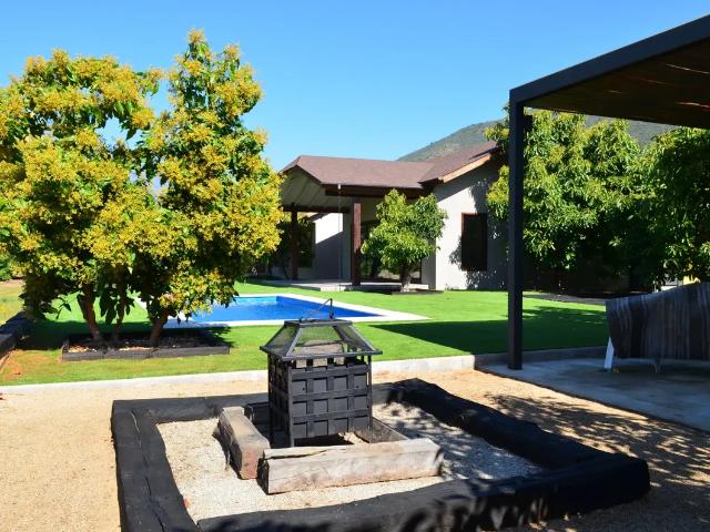 Pelumpen, Condominio Espectacular Casa De 1 Piso