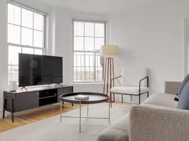 Pelham Hall, 1284 Beacon St, North Brookline 2 Bedroom 1 B.