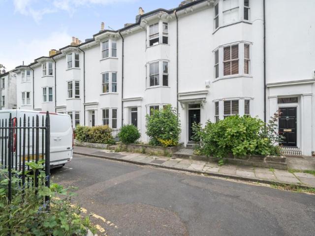Pelham Square, Brighton 5 bed house share to rent £3,467 pcm £800 pw
