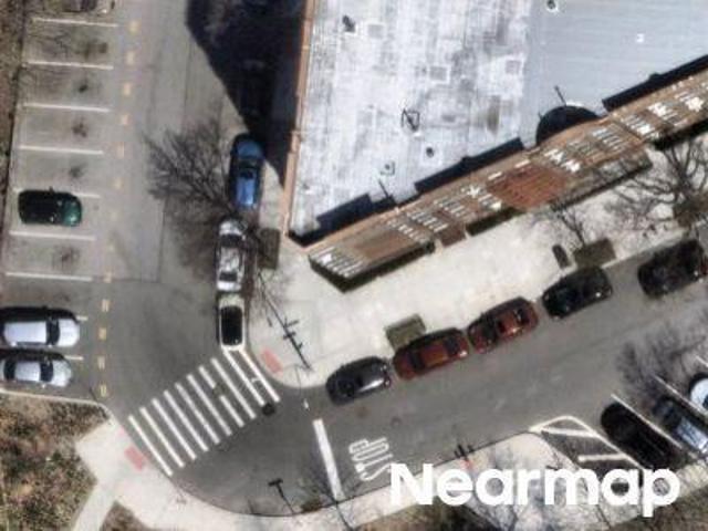 Pelham Pkwy N Apt 211
