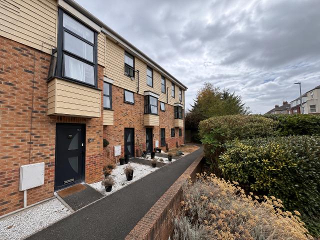 Pelham Road, Cowes, Isle Of Wight PO31, 4 bed property to rent, £1,550 pcm | PrimeLocation