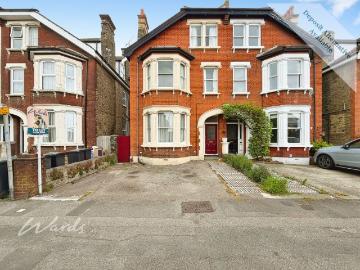 Pelham Road, Gravesend DA11, 6 bed semi detached house to rent, £2,800 pcm | PrimeLocation