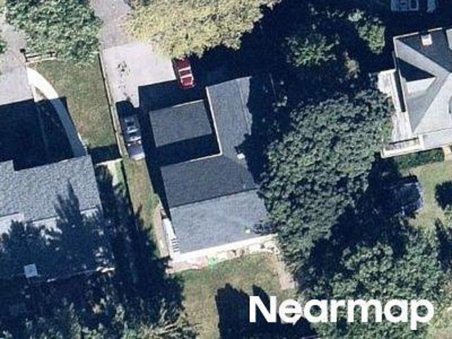 Pelhamdale Ave