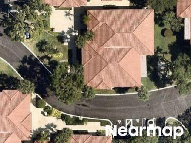 Pelican Pointe Dr Apt 105